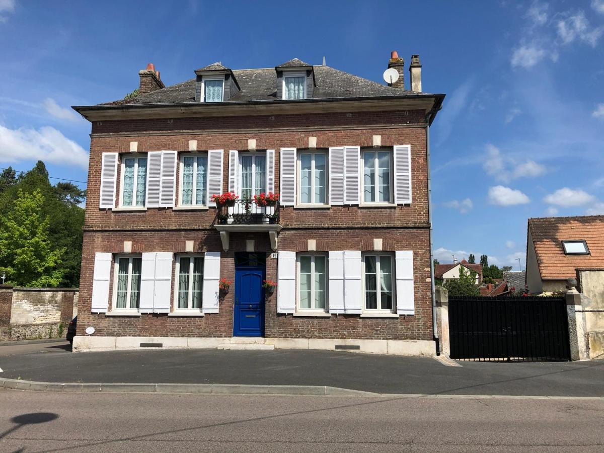 Maison Quatre Freres Louviers Exterior foto